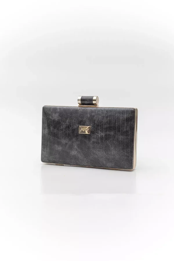 Clutch με ανάγλυφες ρίγες