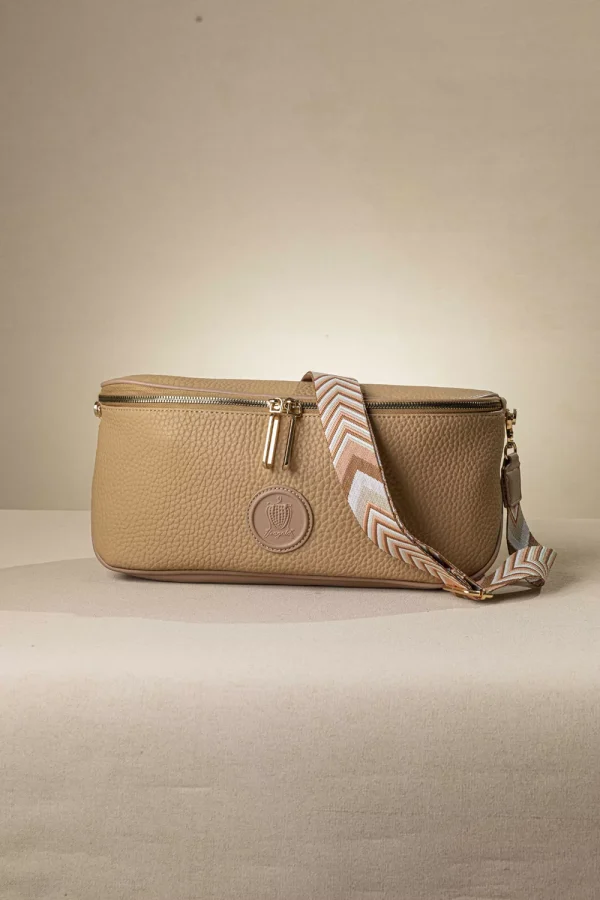 Crossbody με ιμάντα και casual logo