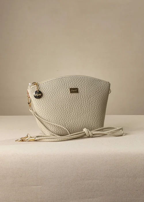 PC018F ivory 1