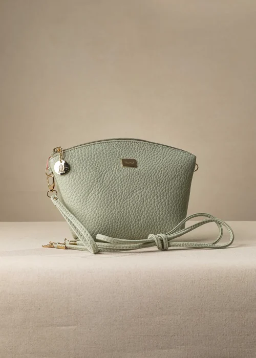 PC018F light green 1